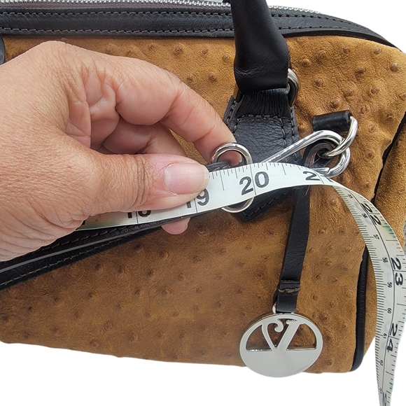 Valentina Camel pebble crossbody - Picture 11 of 13